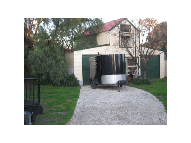 61 LIVINGSTONE STREET, Avenel VIC 3664