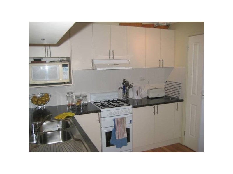 61 LIVINGSTONE STREET, Avenel VIC 3664