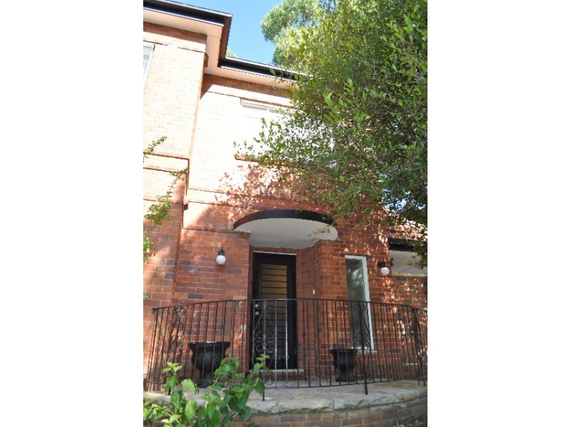 1 Tambourine Bay Road, Lane Cove NSW 2066