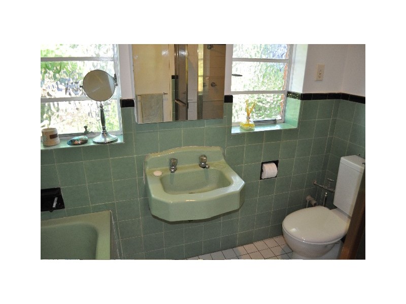1 Tambourine Bay Road, Lane Cove NSW 2066