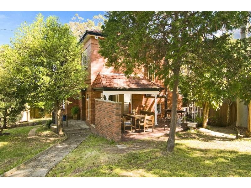1 Tambourine Bay Road, Lane Cove NSW 2066