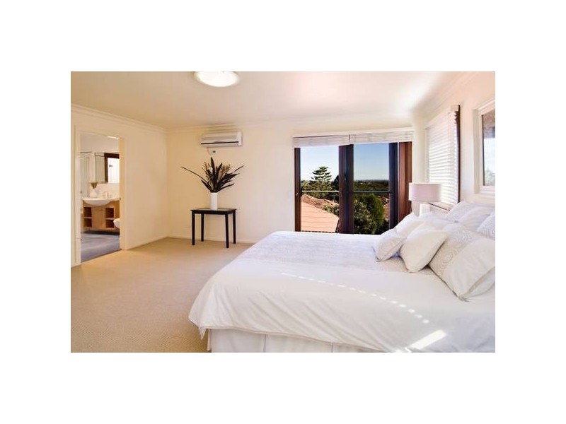 8 Ronald Avenue, Lane Cove NSW 2066