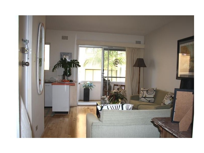 2/20 Wheeler Pde, Dee Why NSW 2099