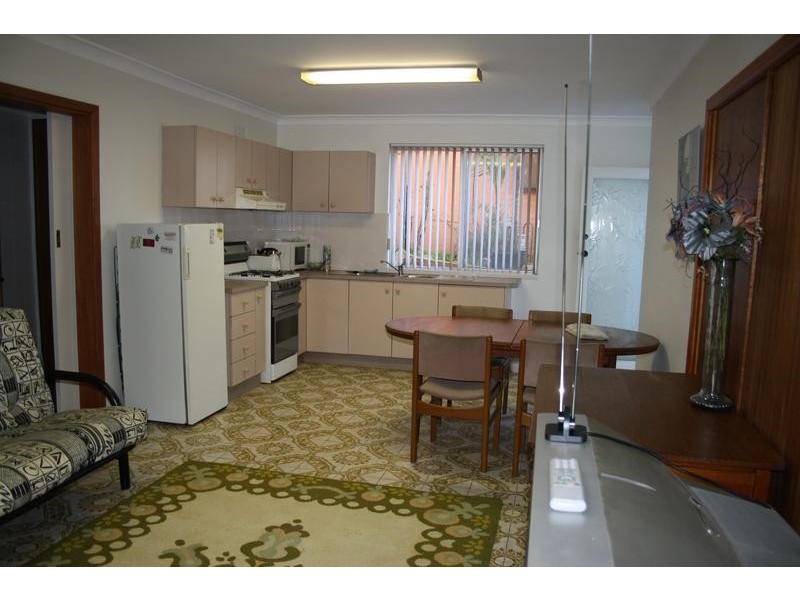 Flat @18 Beacon Ave, Beacon Hill NSW 2100