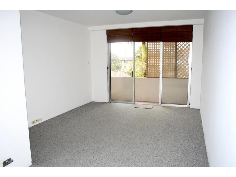 10/2 Holborn Ave, Dee Why NSW 2099