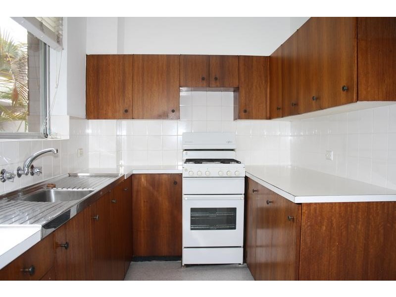 10/2 Holborn Ave, Dee Why NSW 2099