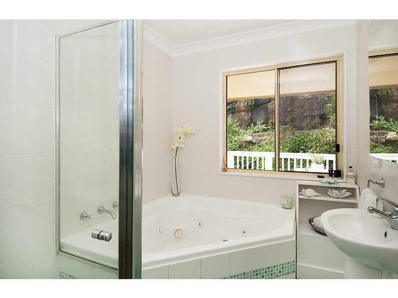 30 Tatiara Crescent, North Narrabeen NSW 2101