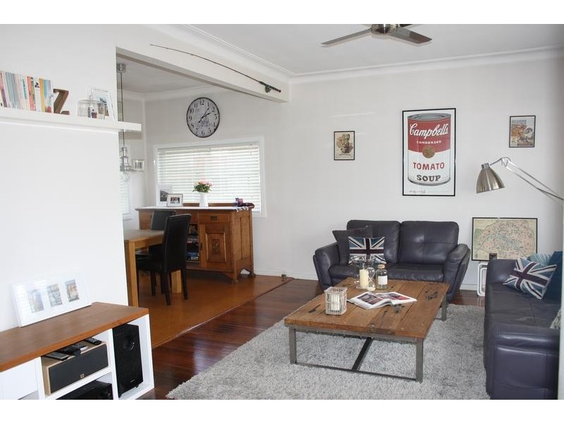 5 Penrith Ave, Wheeler Heights NSW 2097