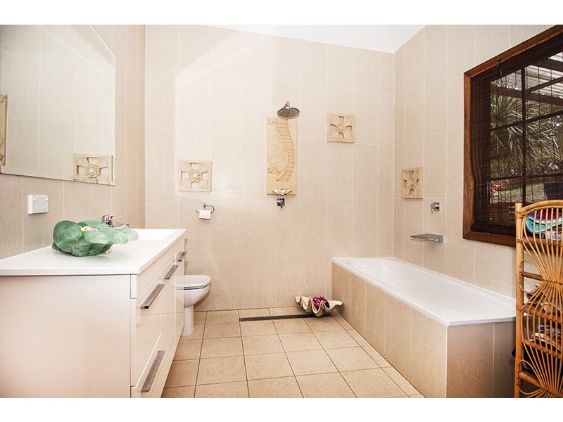 18 Bolwarra Rd, North Narrabeen NSW 2101