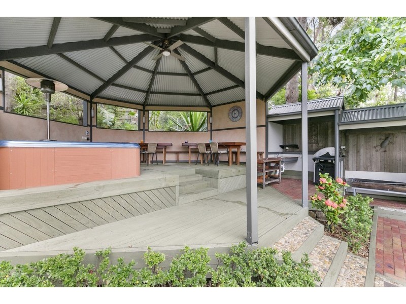 33 Binalong Ave, Allambie Heights NSW 2100