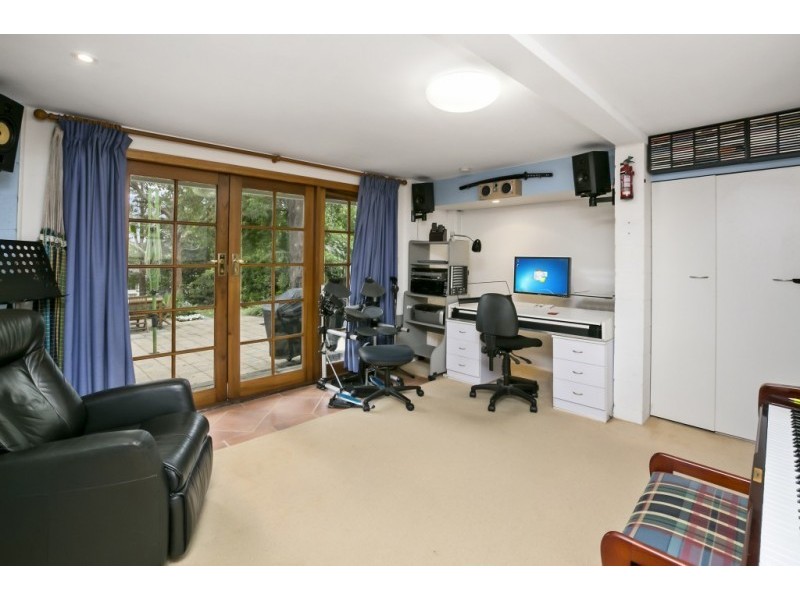 100 Parr Parade, Narraweena NSW 2099