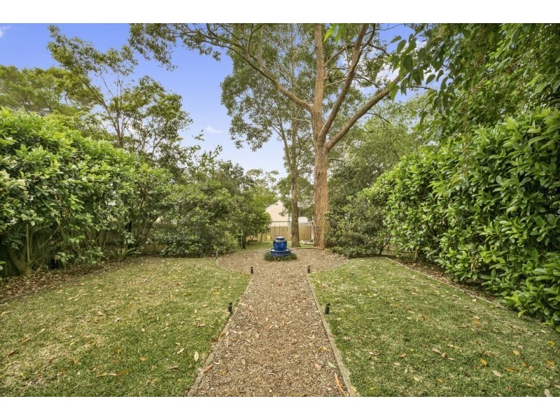 100 Parr Parade, Narraweena NSW 2099