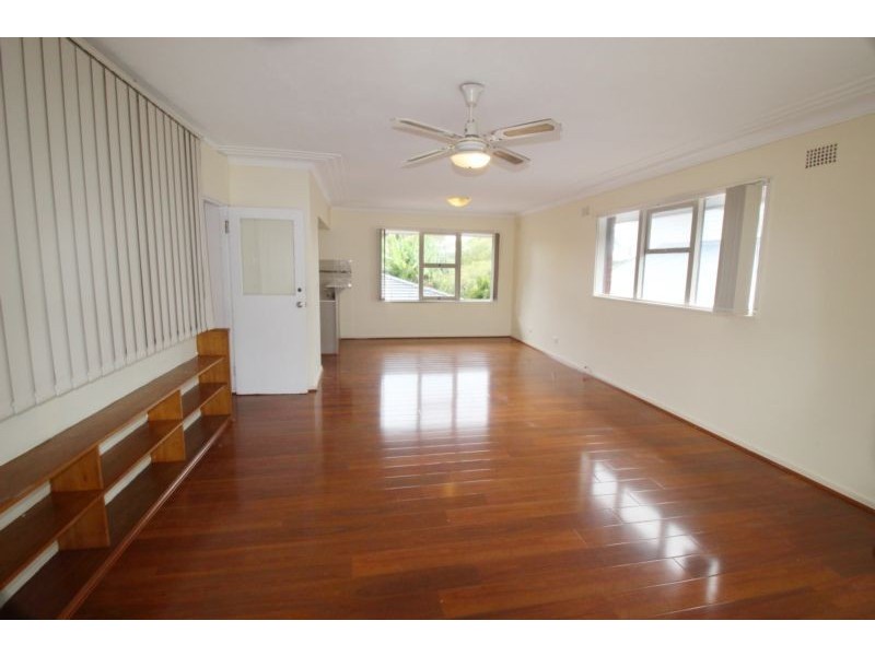 Upper 9 Campbell Ave, Dee Why NSW 2099