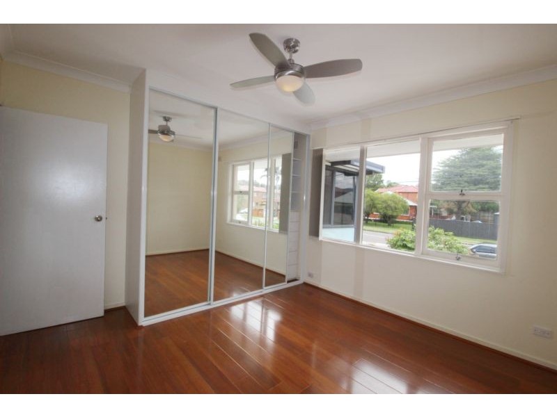 Upper 9 Campbell Ave, Dee Why NSW 2099