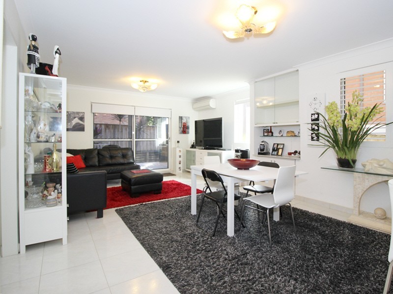 2/19 Redman Road, Dee Why NSW 2099