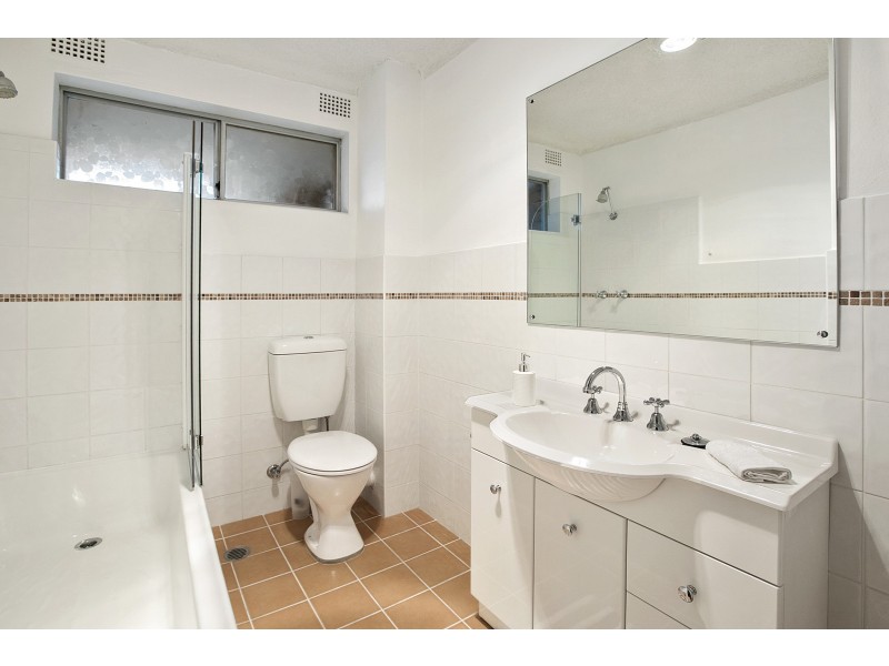 9/3 Holborn Avenue, Dee Why NSW 2099