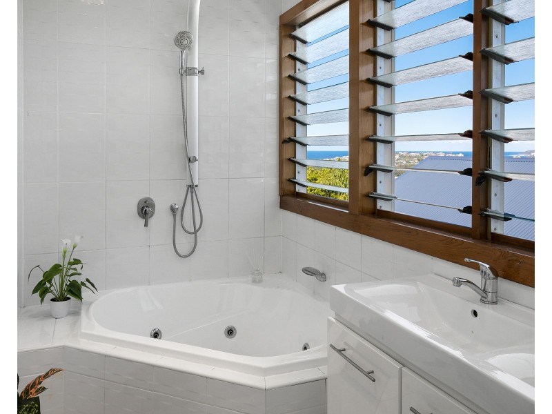 19 Connaught Street, Narraweena NSW 2099