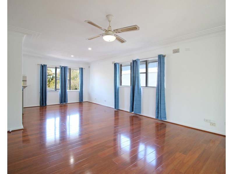 Upper 9 Campbell Ave, Dee Why NSW 2099