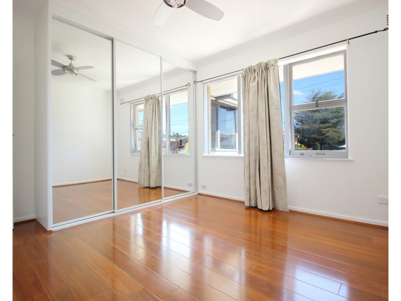 Upper 9 Campbell Ave, Dee Why NSW 2099