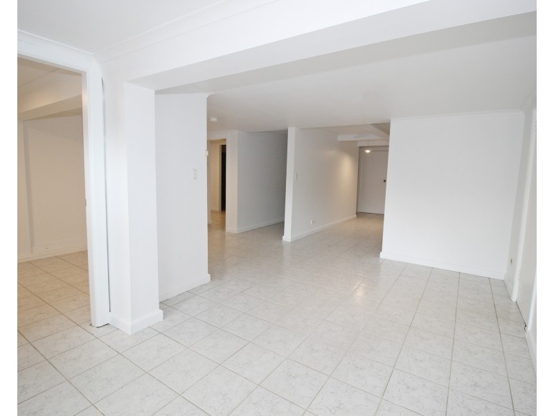 Lower 6 Oxford Falls Road, Beacon Hill NSW 2100