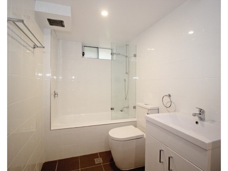 Lower 6 Oxford Falls Road, Beacon Hill NSW 2100