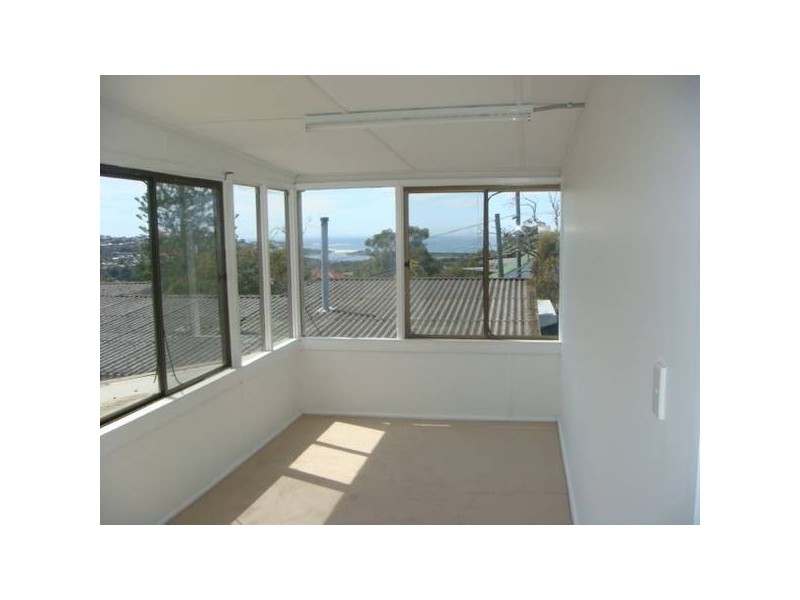 4 Parr Pde, Narraweena NSW 2099