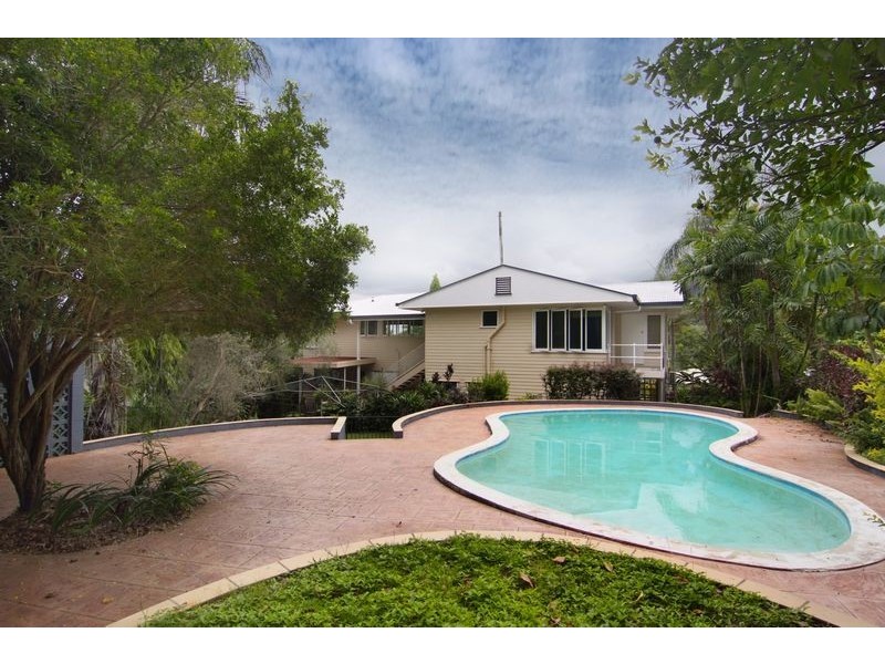 80 Hillview Crescent, Whitfield QLD 4870