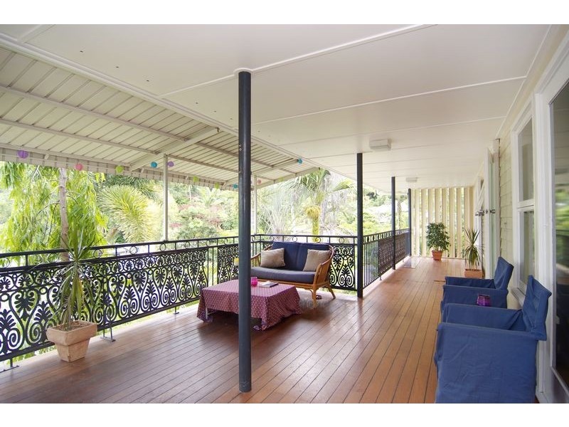 80 Hillview Crescent, Whitfield QLD 4870