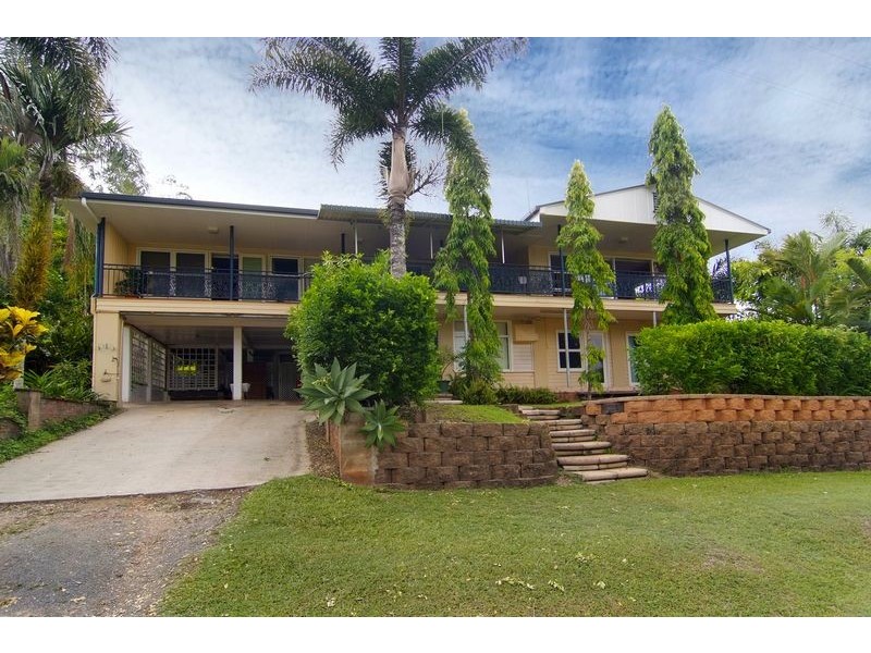 80 Hillview Crescent, Whitfield QLD 4870