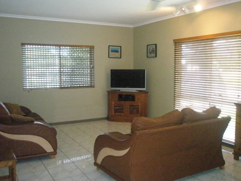 2 Majestic Street, Kamerunga QLD 4870