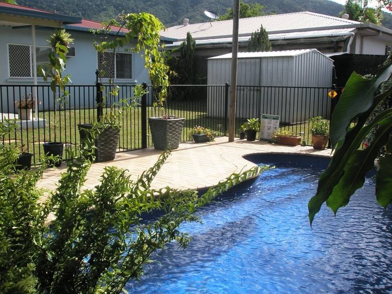2 Majestic Street, Kamerunga QLD 4870