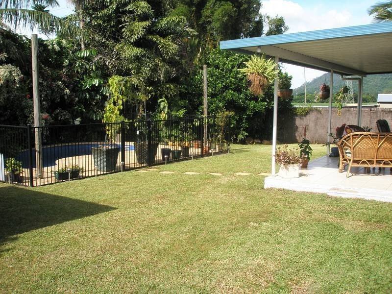 2 Majestic Street, Kamerunga QLD 4870