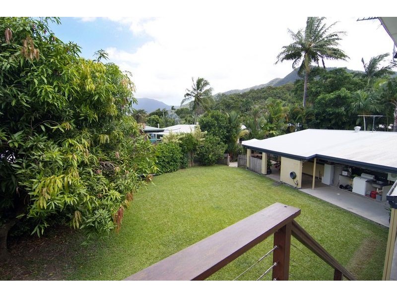 8 Ulambi Close, White Rock QLD 4868