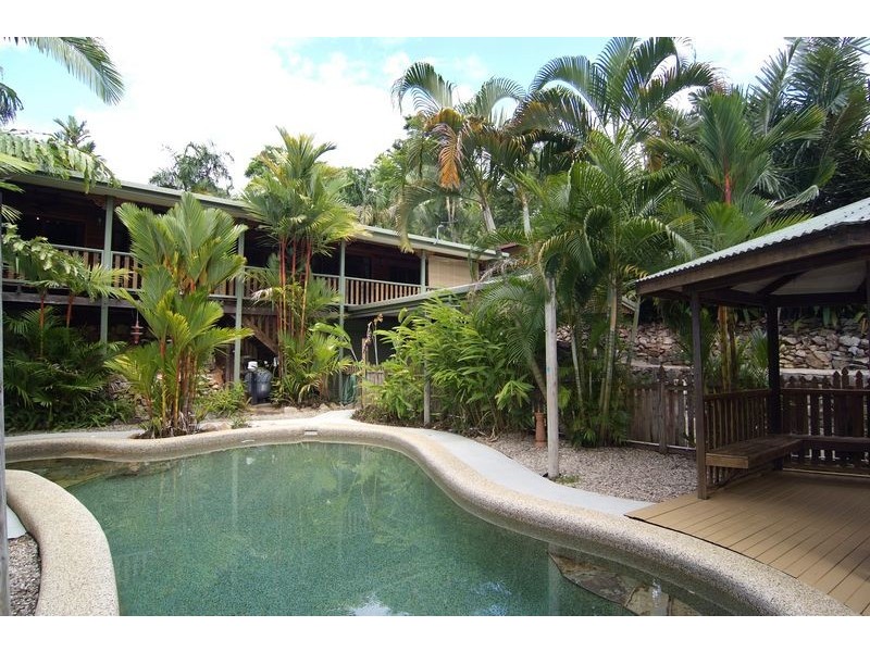15 Granite Close, Brinsmead QLD 4870