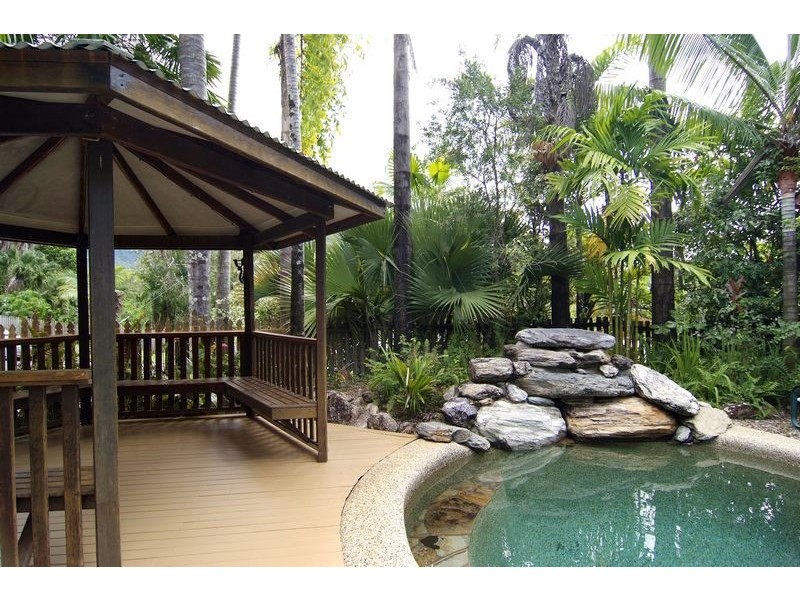 15 Granite Close, Brinsmead QLD 4870