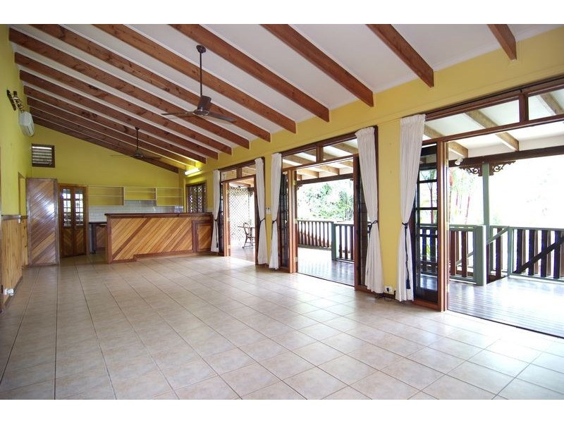 15 Granite Close, Brinsmead QLD 4870