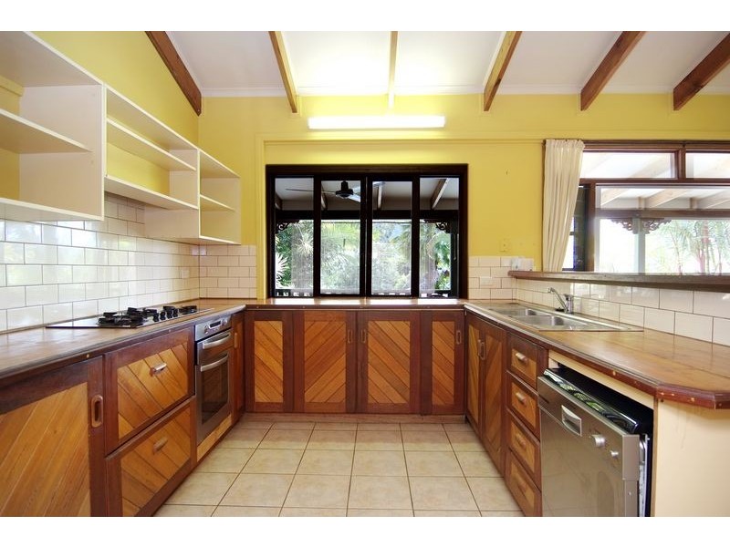 15 Granite Close, Brinsmead QLD 4870
