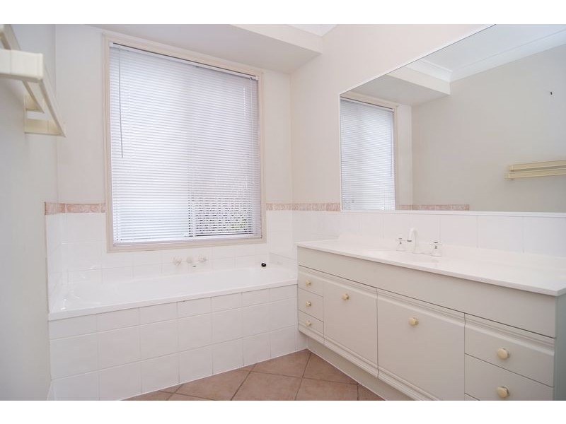 20 Meander Close, Brinsmead QLD 4870