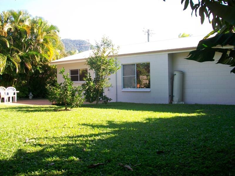 26 Ireland Cr, Whitfield QLD 4870