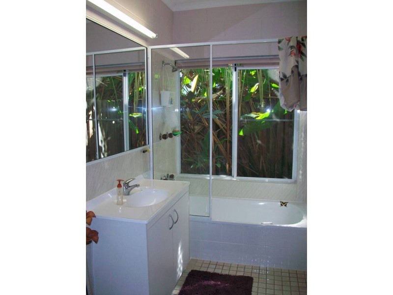 26 Ireland Cr, Whitfield QLD 4870