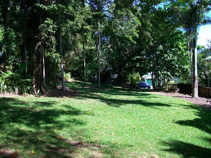 33 Mason Street, Stratford QLD 4870