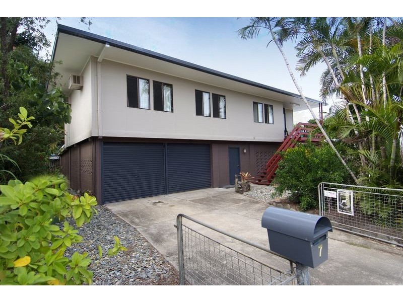 7 Fairway Street, Yorkeys Knob QLD 4878