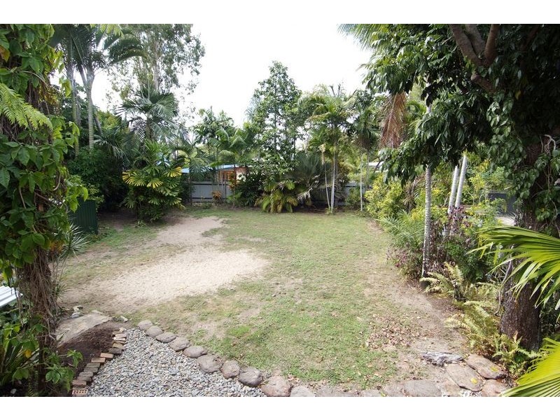 7 Fairway Street, Yorkeys Knob QLD 4878