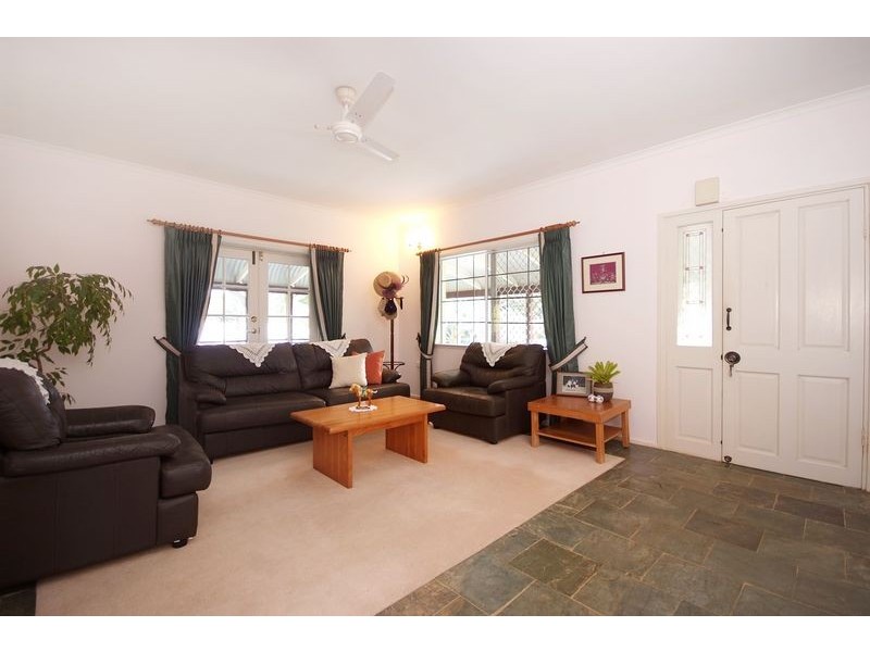 32 Mackey Close, Brinsmead QLD 4870