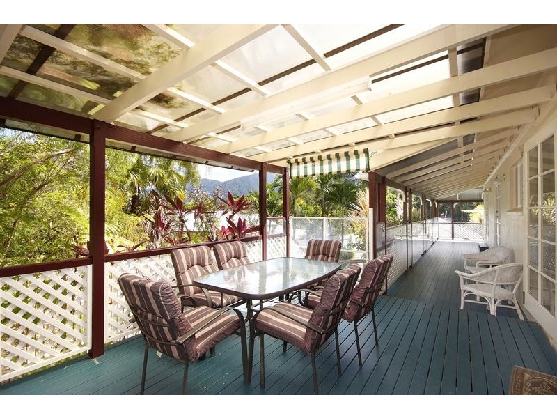 32 Mackey Close, Brinsmead QLD 4870