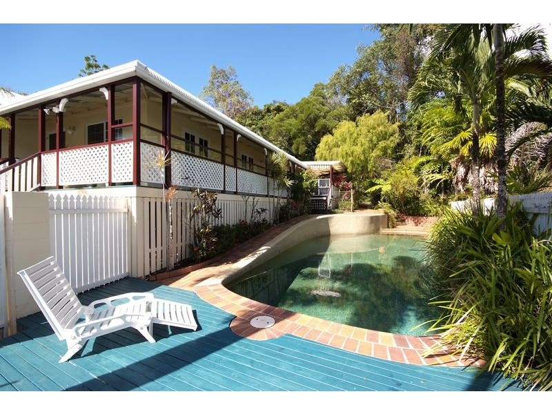 32 Mackey Close, Brinsmead QLD 4870