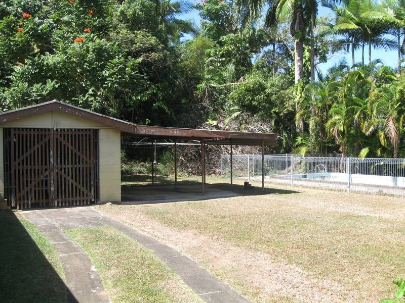 8 Nolan Street, Whitfield QLD 4870