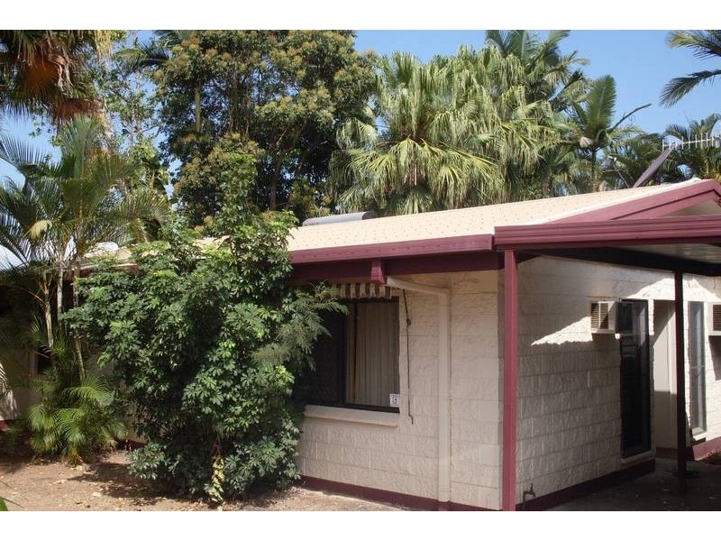 39 Lavender St, Mooroobool QLD 4870