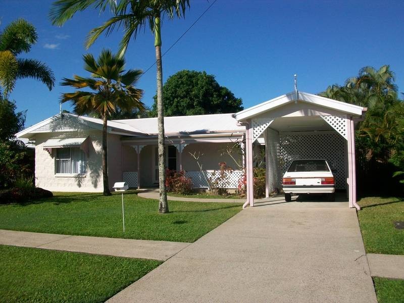 26 Ireland Crescent, Whitfield QLD 4870