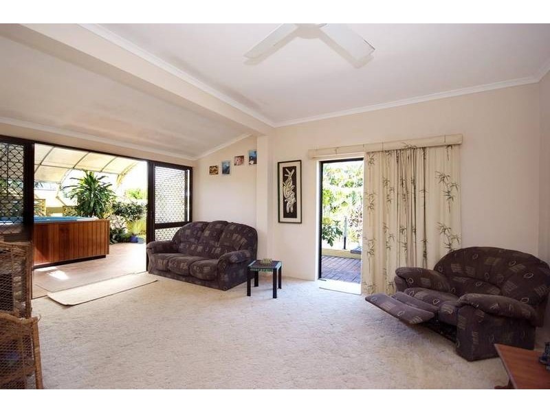 14 Ponticello Street, Whitfield QLD 4870